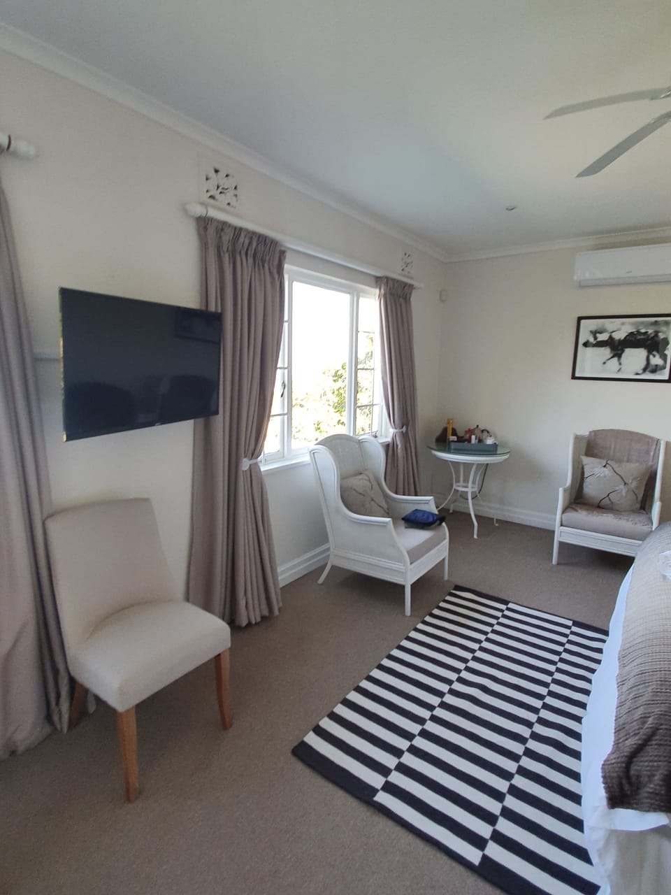 Kingfisher Room | In-room safe, individually decorated, individually furnished, desk