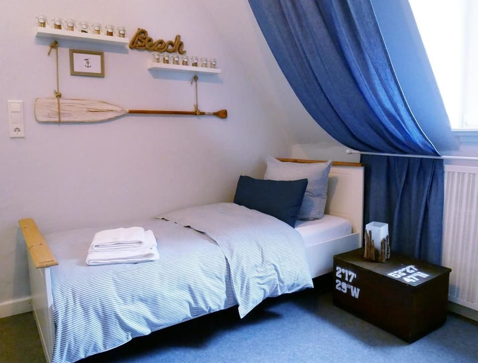 Single Room, Shared Bathroom (NordNest) | Hypo-allergenic bedding, individually decorated, individually furnished