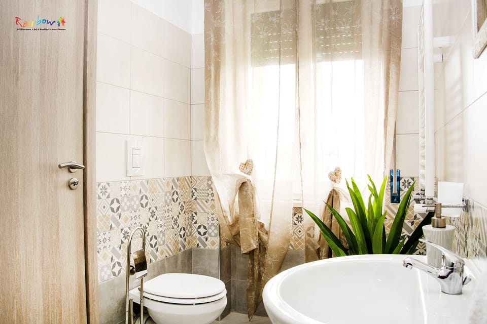 Deluxe Double Room (Afrodite) | Bathroom | Shower, hair dryer, bidet, towels