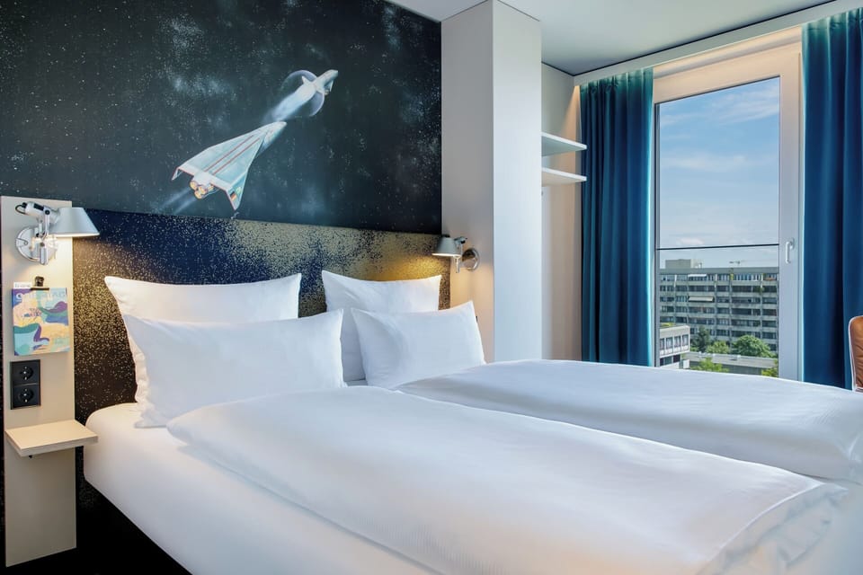 Comfort Room, 1 King Bed | Egyptian cotton sheets, premium bedding, soundproofing, free WiFi