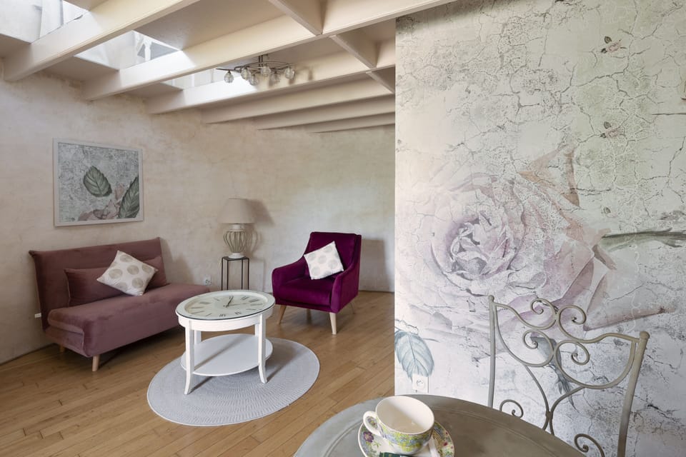 Deluxe Suite, Sea View (Suite 1 Tou) | Premium bedding, individually decorated, individually furnished, desk