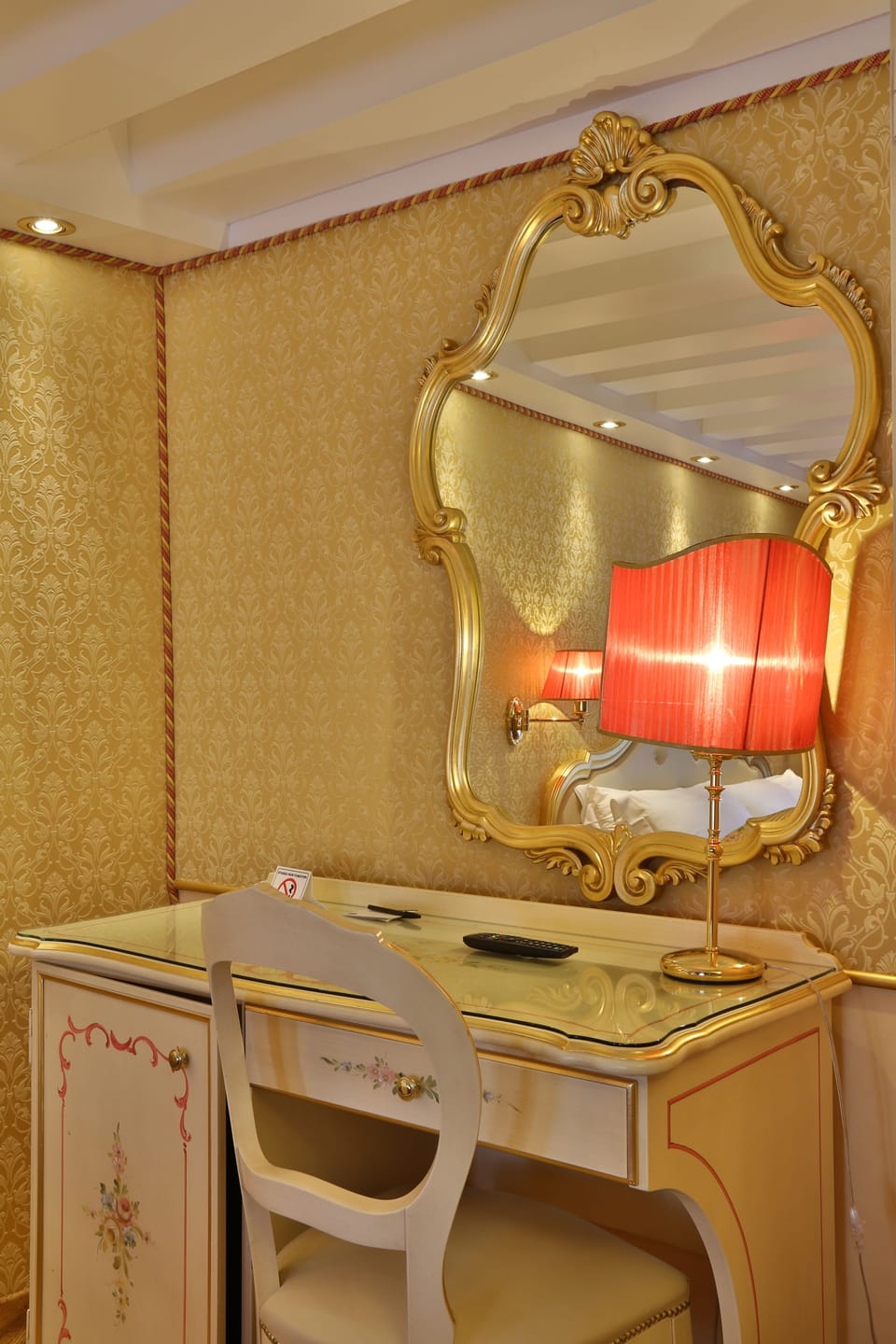 Family Room | Room amenity