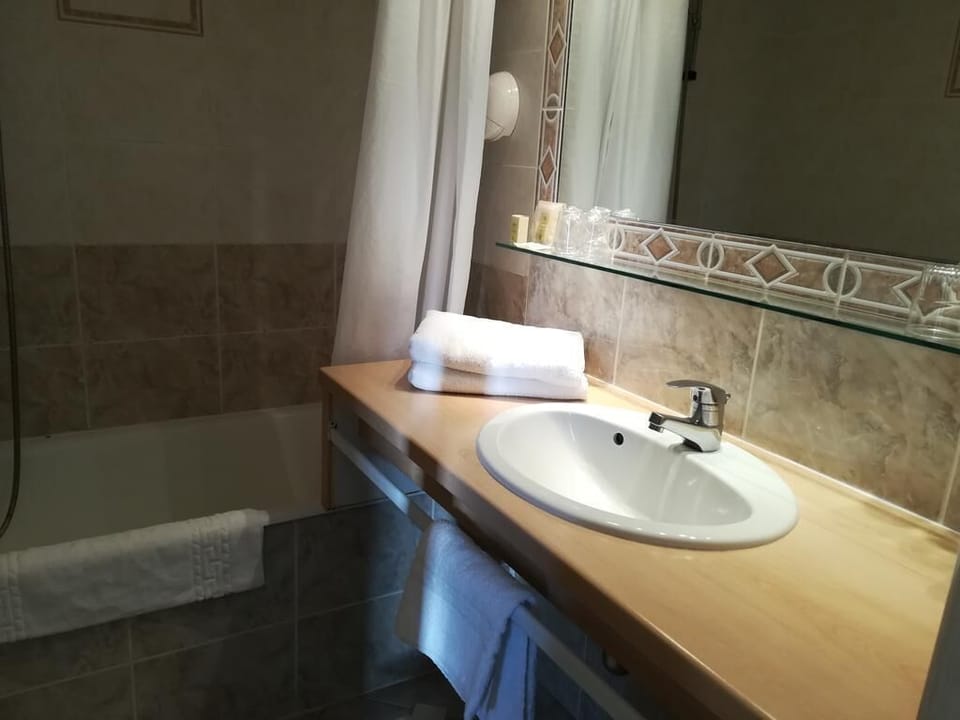 Double Room | Bathroom | Hair dryer, towels