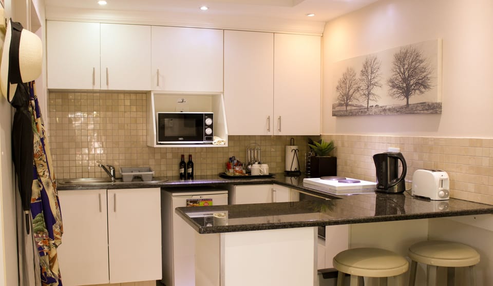 Standard Room Self-Catering | Private kitchenette | Mini-fridge, microwave, electric kettle, toaster