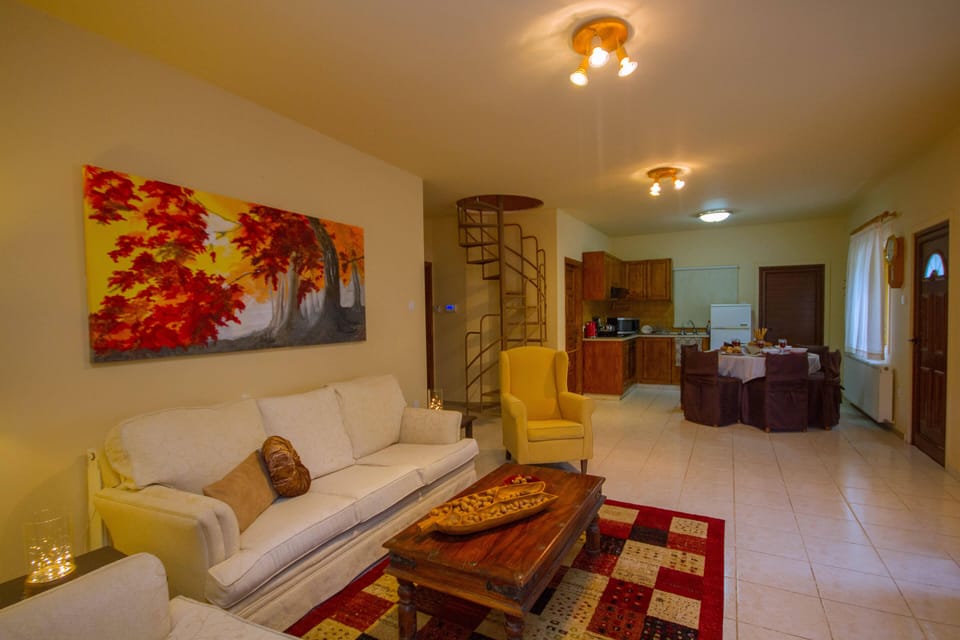 House | Private kitchen | Coffee/tea maker, full-size fridge, oven, stovetop