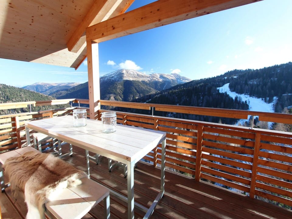 Chalet | Dining