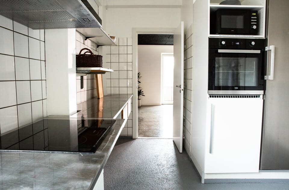 Shared fridge, microwave, oven, stovetop