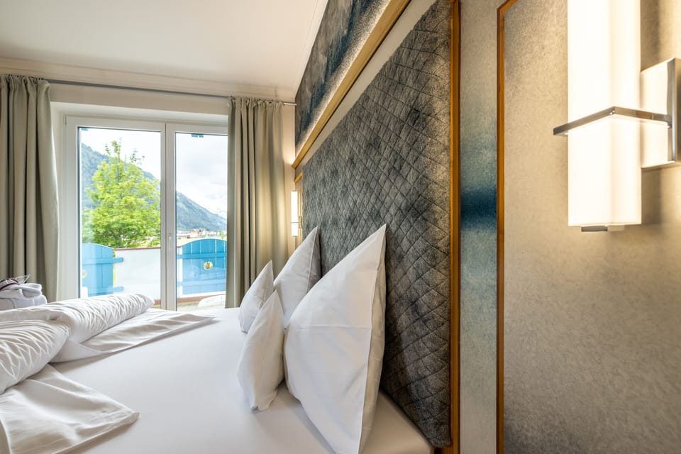 Standard Double Room | Hypo-allergenic bedding available, in-room safe, blackout drapes