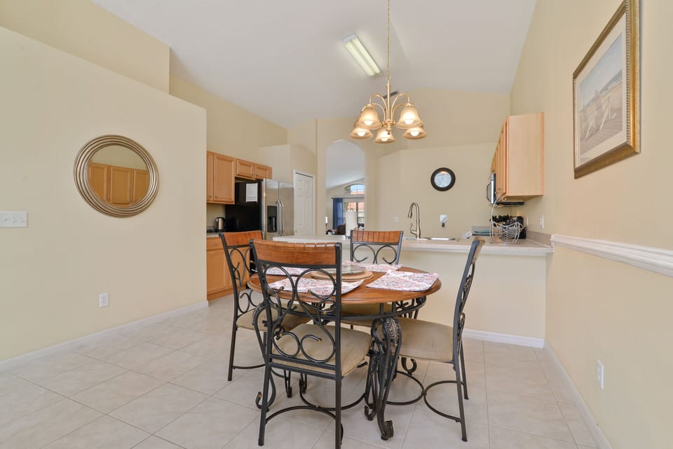 Breakfast Nook 