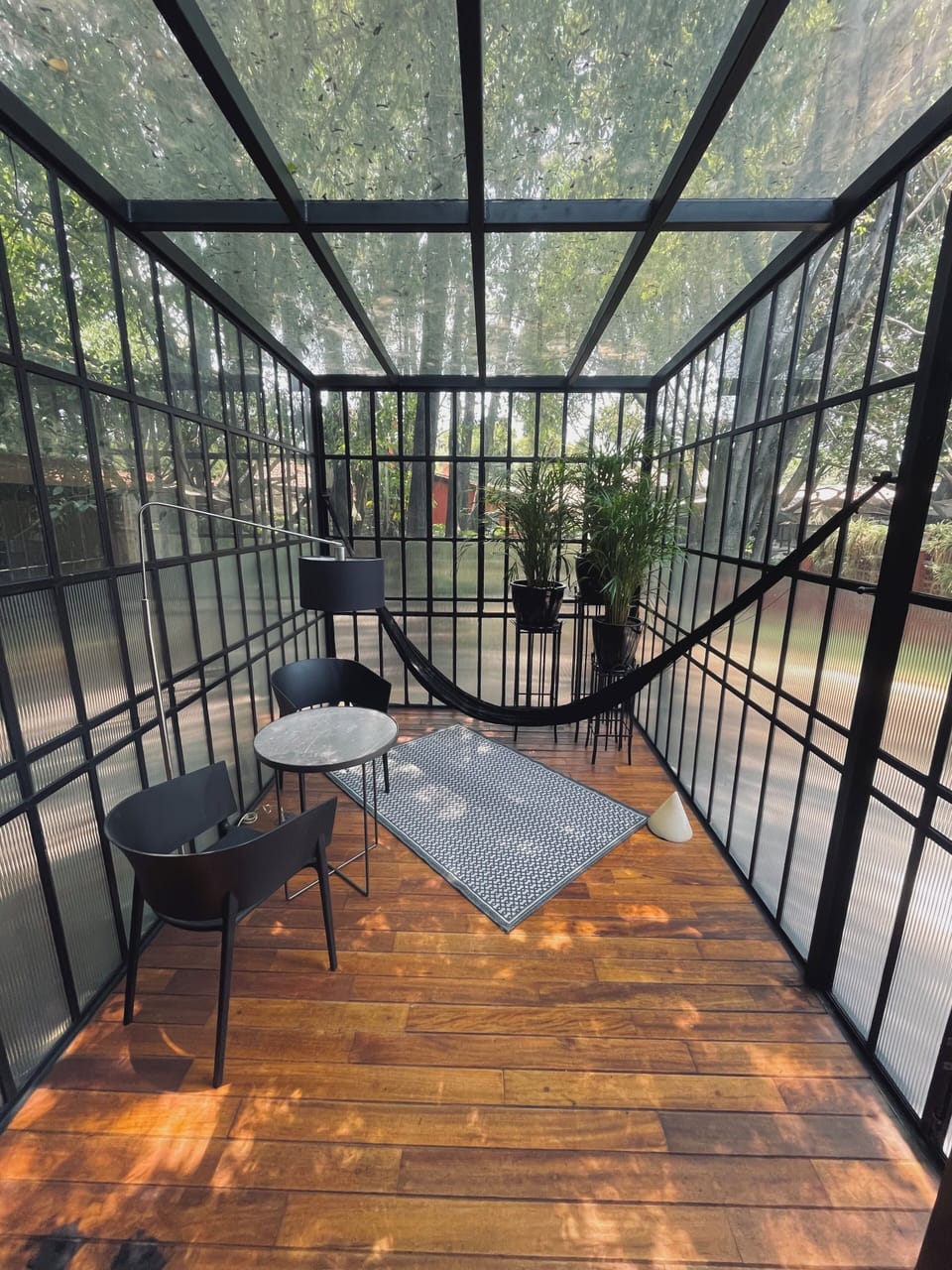 Design Room 2 | Premium bedding, down comforters, minibar, in-room safe