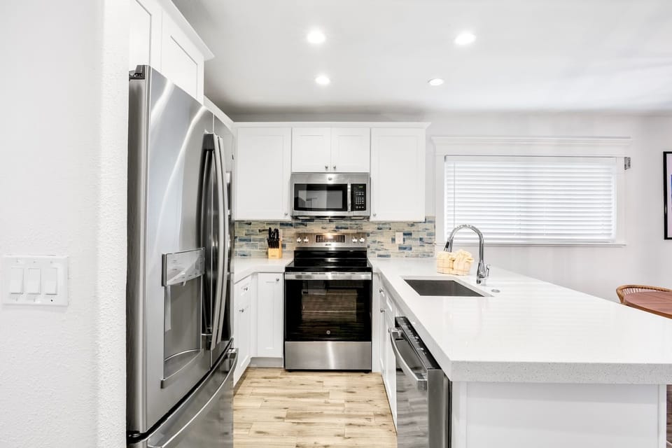Fully equipped modern kitchen