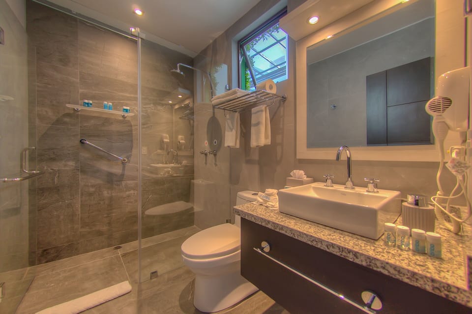 Standard Double or Twin Room | Bathroom | Shower, rainfall showerhead, designer toiletries, hair dryer