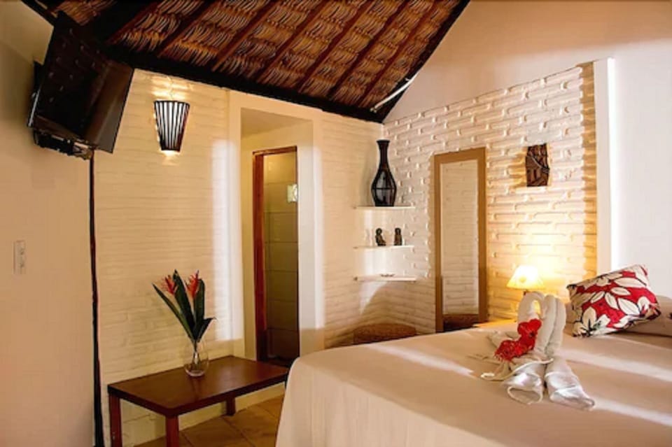 Minibar, free WiFi, bed sheets