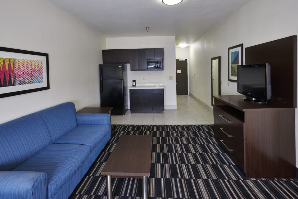 Suite, 1 Bedroom (Wet Bar) | Room amenity