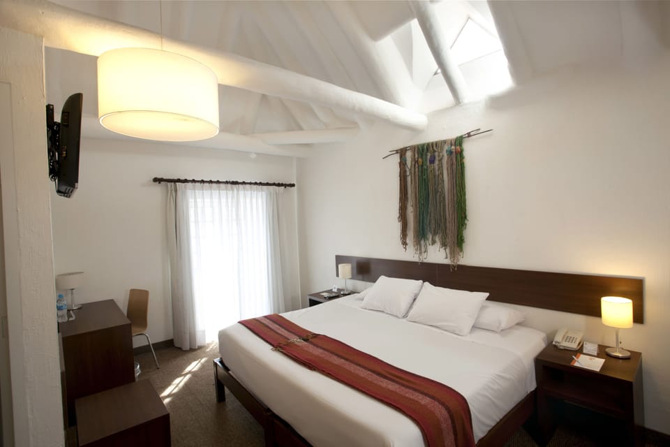 Double Room | In-room safe, desk, soundproofing, free WiFi