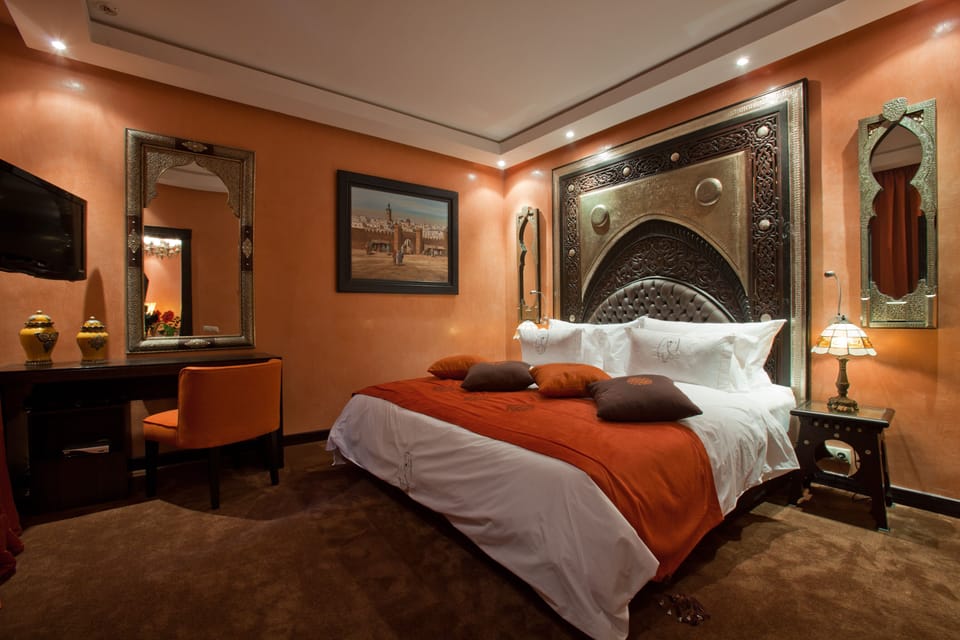 Hypo-allergenic bedding, memory foam beds, minibar, in-room safe