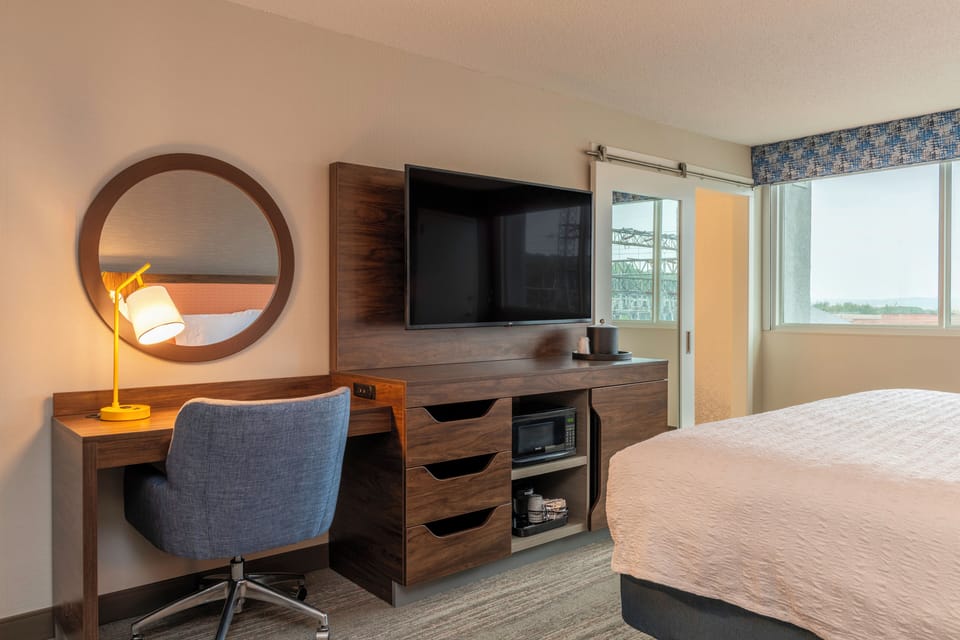 Suite, 1 King Bed, Refrigerator & Microwave (Wet bar) | Premium bedding, pillowtop beds, desk, laptop workspace