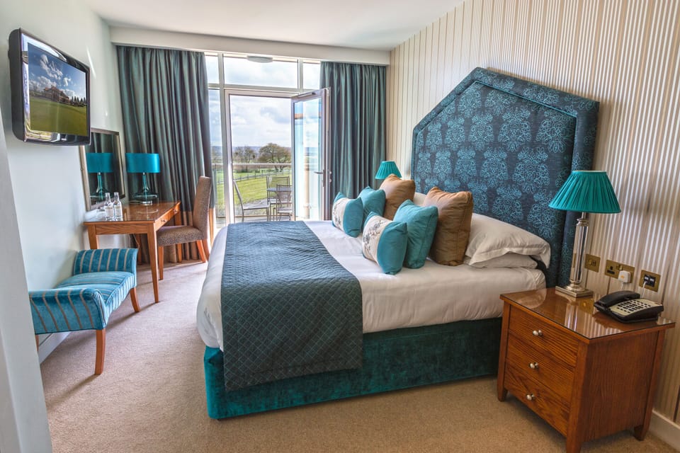 Suite | Egyptian cotton sheets, premium bedding, pillowtop beds, in-room safe
