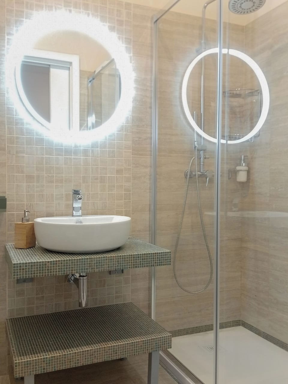 Design Room, 1 Double Bed, Garden View, Tower | Bathroom | Shower, free toiletries, hair dryer, bidet