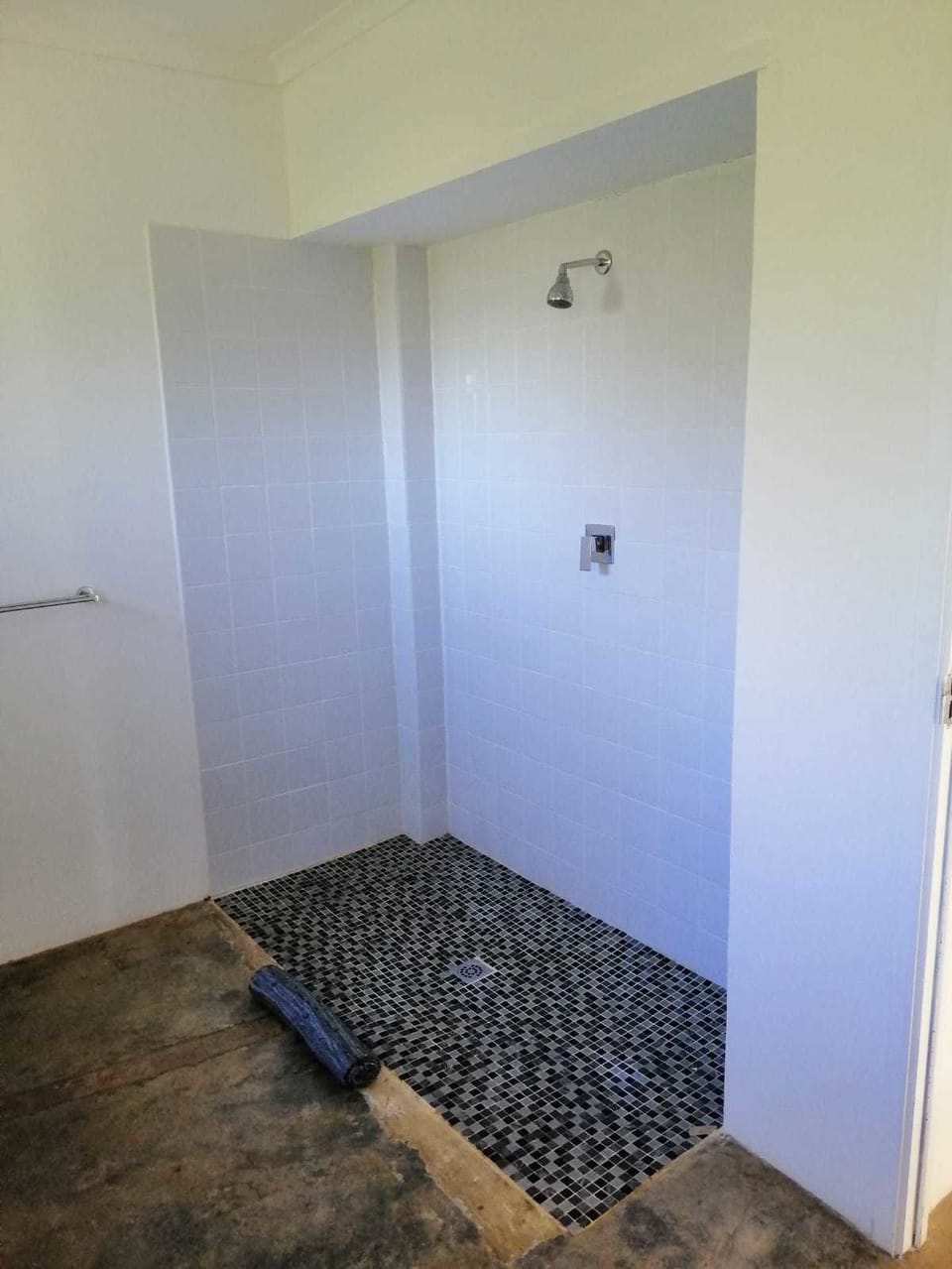 Double or Twin Room | Bathroom | Shower, free toiletries, towels