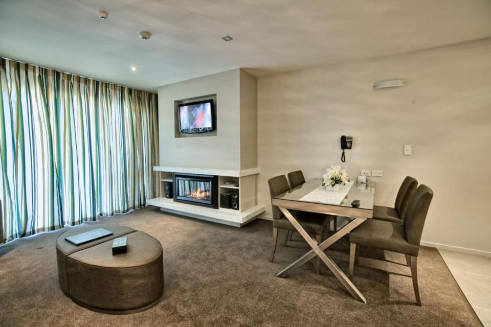 St James Suite | In-room dining
