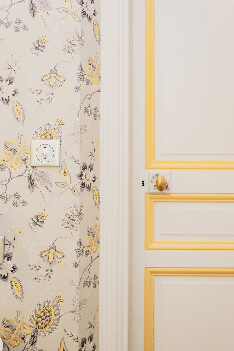 Double Room, 1 King Bed | Premium bedding, in-room safe, soundproofing, iron/ironing board