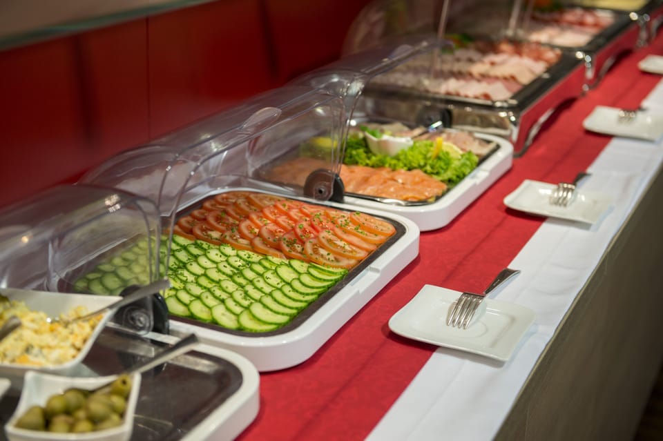 Daily buffet breakfast for a fee