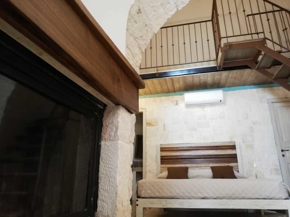 Deluxe Apartment | Cribs (surcharge), WiFi (free), bed sheets