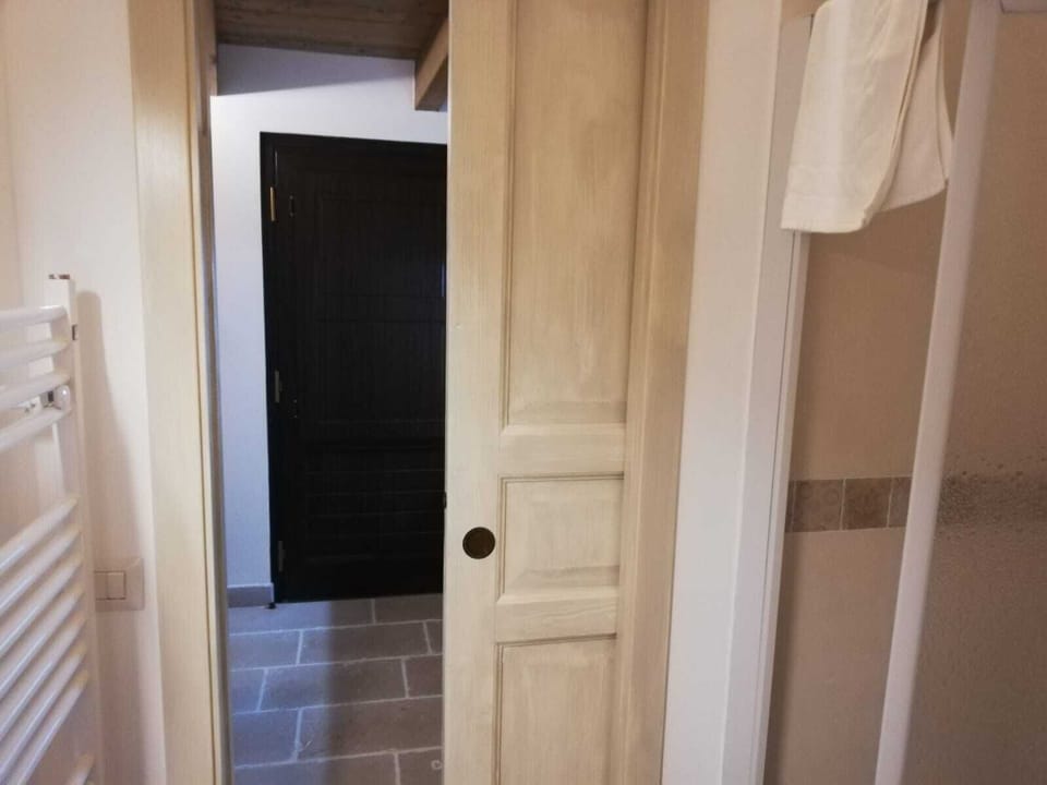 Economy Double Room | Cribs (surcharge), WiFi (free), bed sheets