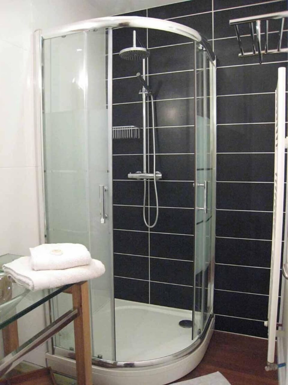 Family Room (Douce France) | Bathroom | Shower, free toiletries, hair dryer, towels