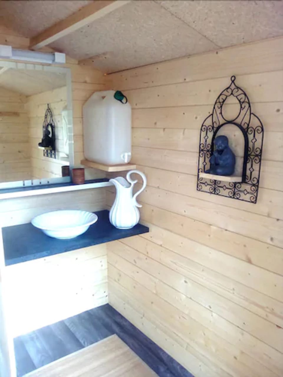 Double Room, Garden View | Bathroom sink