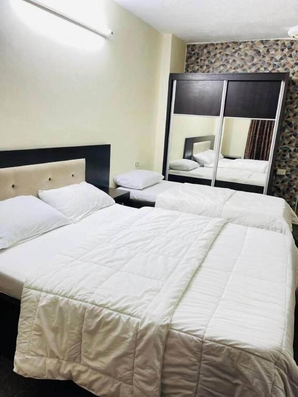 Standard Single Room, City View | 1 bedroom, hypo-allergenic bedding available, WiFi (free)