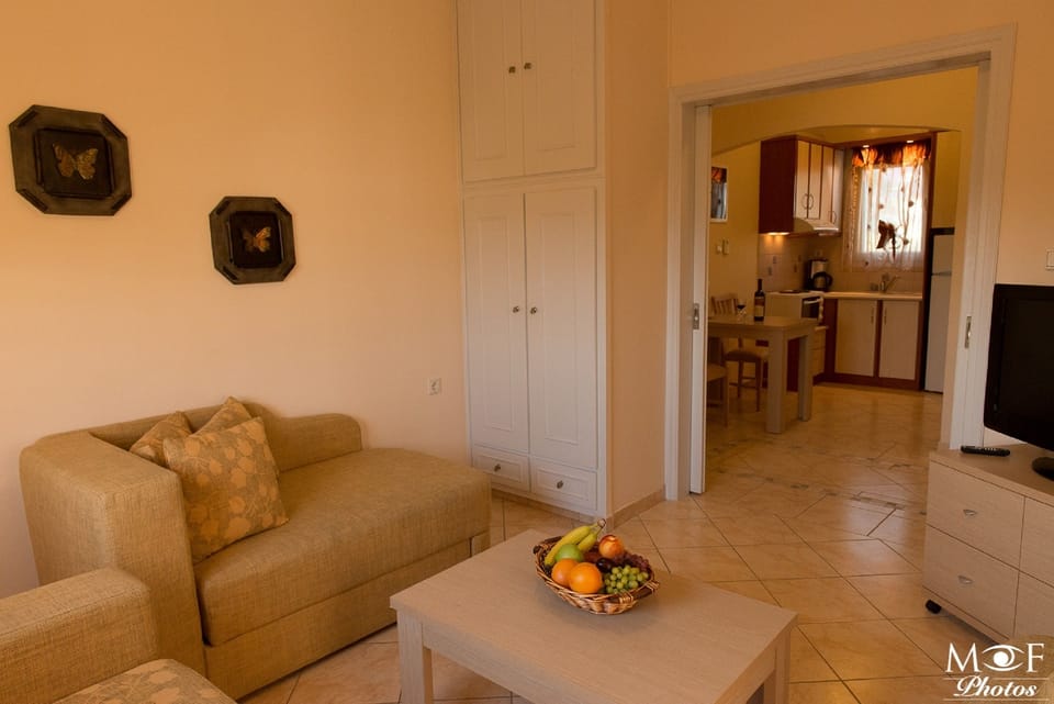 Apartment | Living area | Flat-screen TV