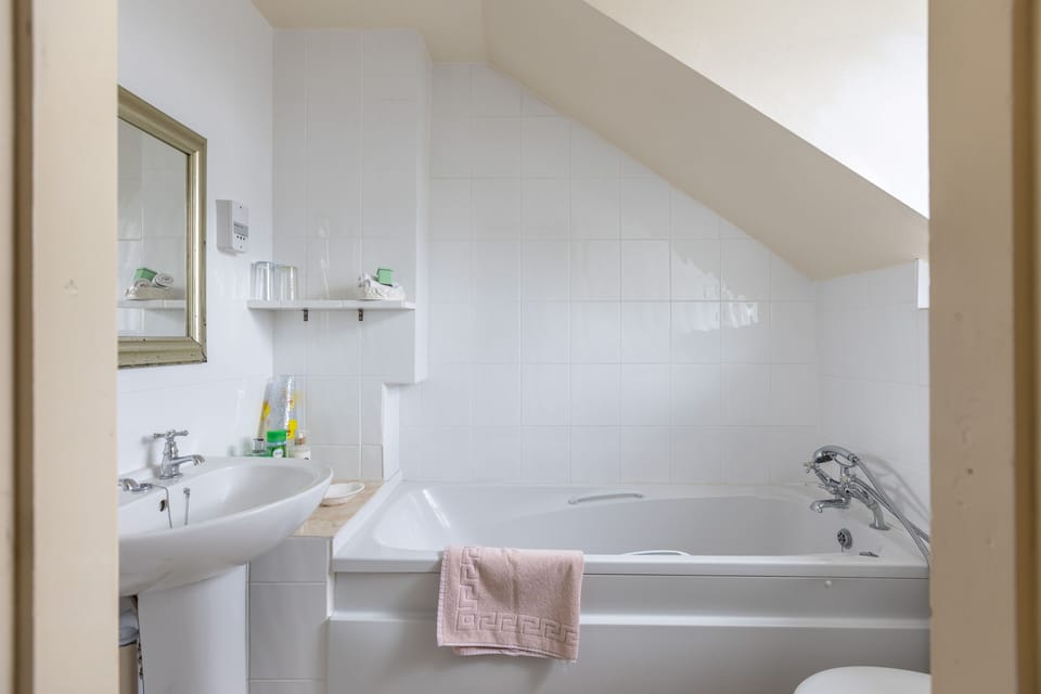 Double Room, Ensuite | Bathroom