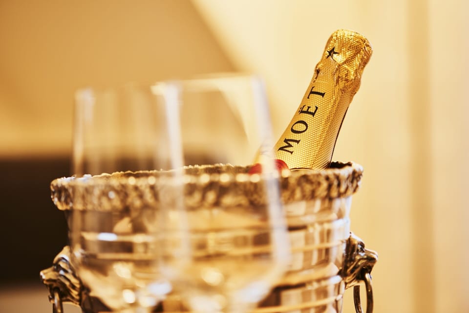 Champagne service