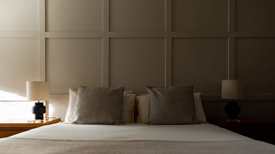 10 bedrooms, Egyptian cotton sheets, premium bedding