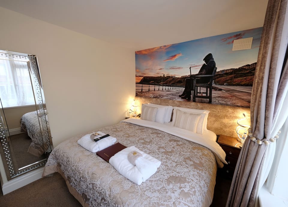 Standard Double or Twin Room | Egyptian cotton sheets, premium bedding, desk