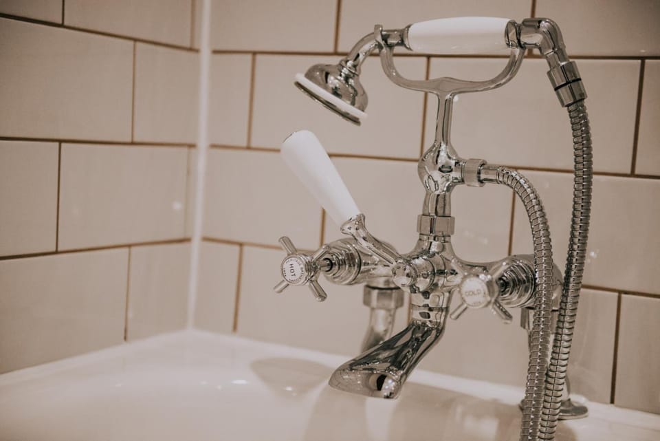 Superior Double Room | Bathroom | Free toiletries, hair dryer, towels, soap