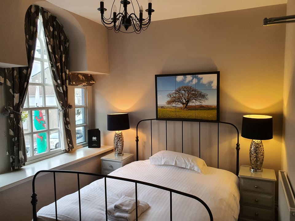 Superior Double Room, 1 Double Bed | Premium bedding, in-room safe, iron/ironing board, free WiFi