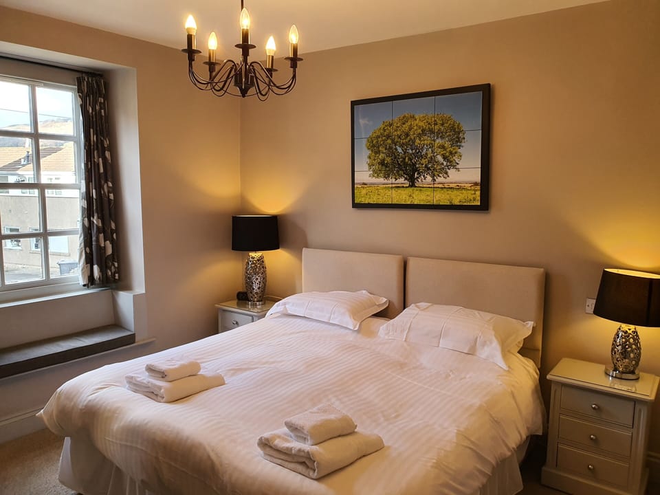 Superior Double or Twin Room, 1 Bedroom | Premium bedding, in-room safe, iron/ironing board, free WiFi
