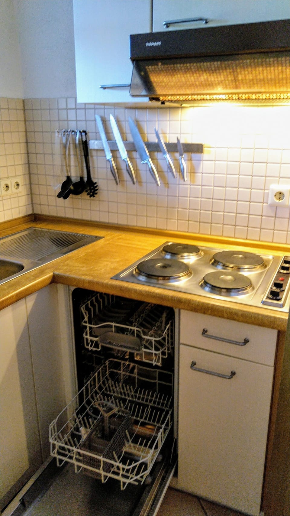 Family Apartment (including final cleaning fee 59 EUR) | Private kitchenette | Full-size fridge, microwave, stovetop, dishwasher