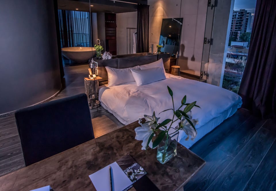 Suite (Principal) | Egyptian cotton sheets, premium bedding, down comforters