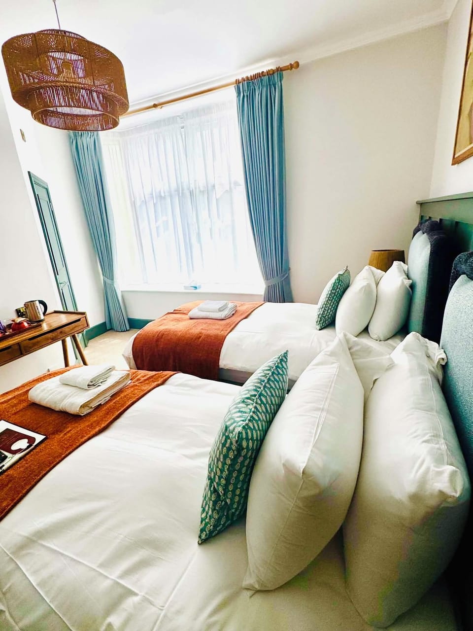 Deluxe Twin Room, 2 Twin Beds | Desk, blackout drapes, iron/ironing board, free WiFi