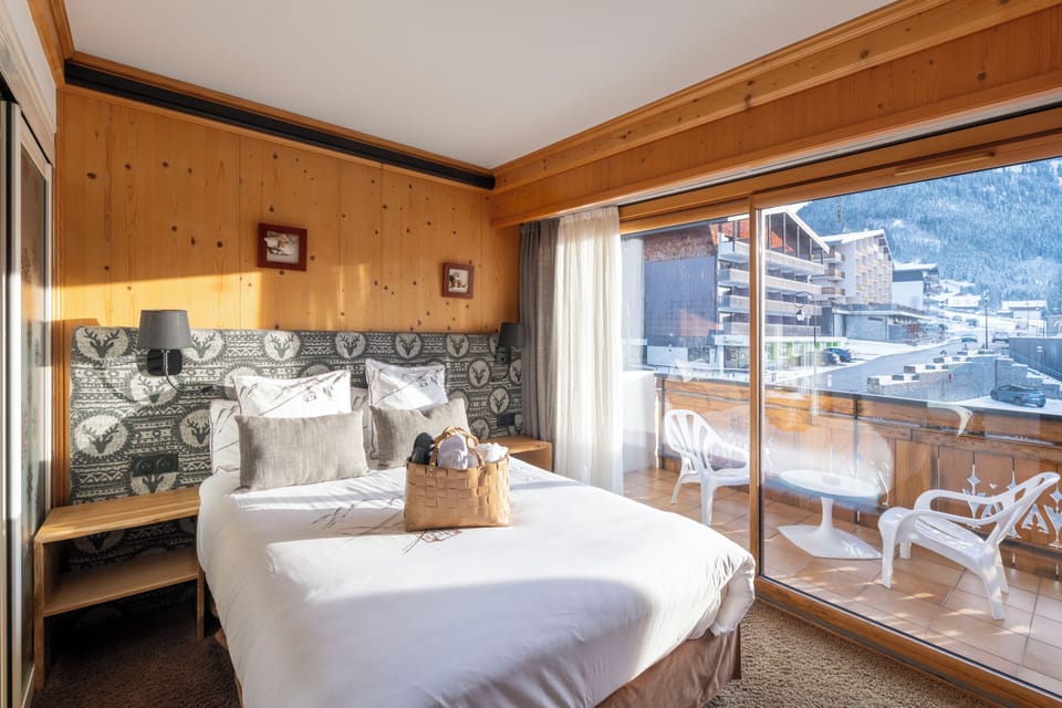 Premium bedding, in-room safe, soundproofing, free WiFi