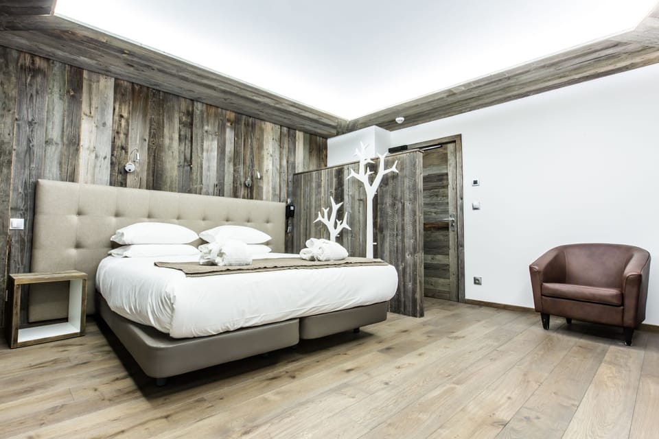 Exclusive Double Room | Select Comfort beds, in-room safe, desk, soundproofing