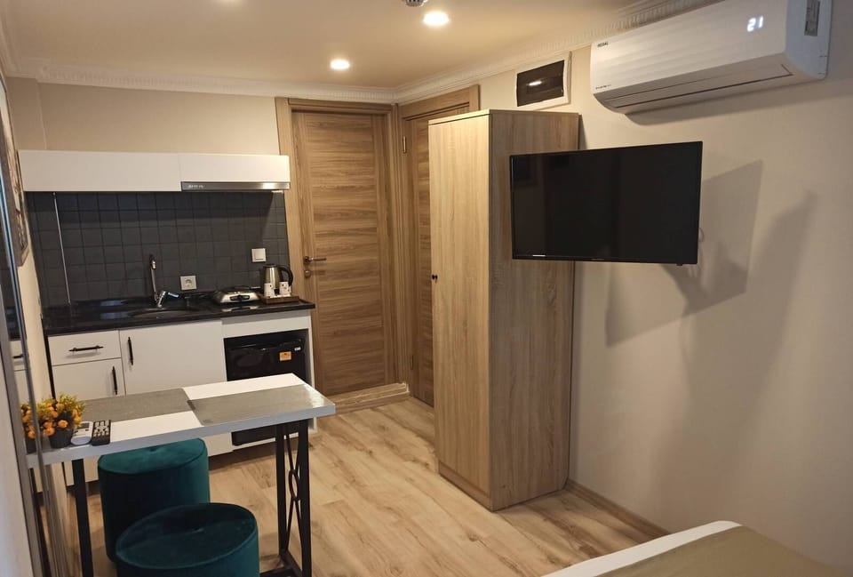Deluxe Studio Suite | Minibar, soundproofing, free WiFi