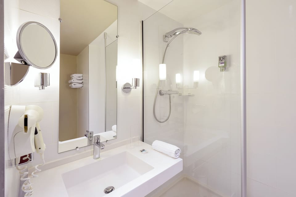 Privilege, Room, 1 Double Bed with Sofa bed | Bathroom | Eco-friendly toiletries, hair dryer, towels, soap