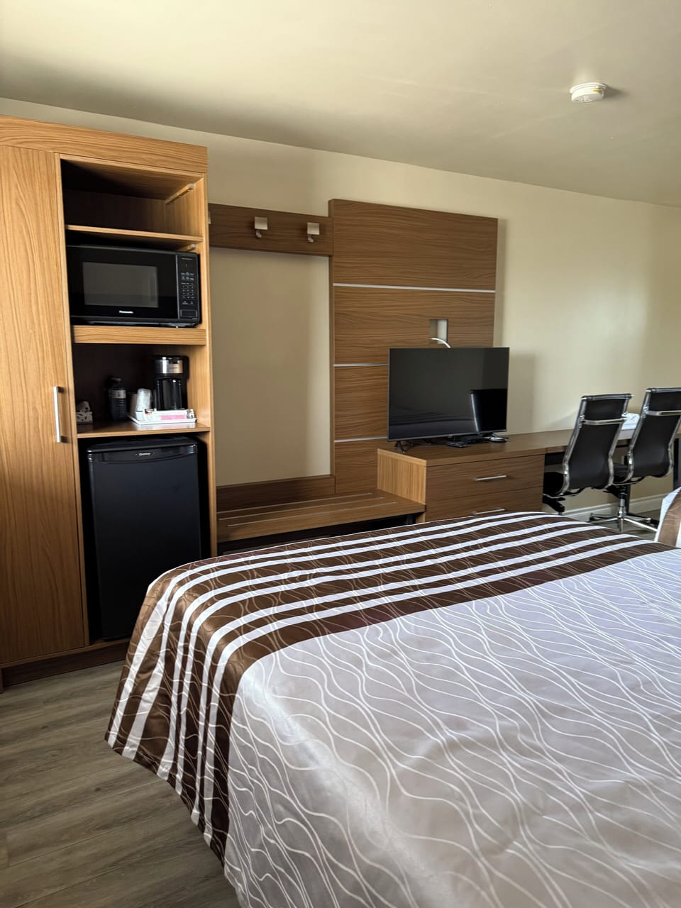 Desk, iron/ironing board (on request), WiFi (free)