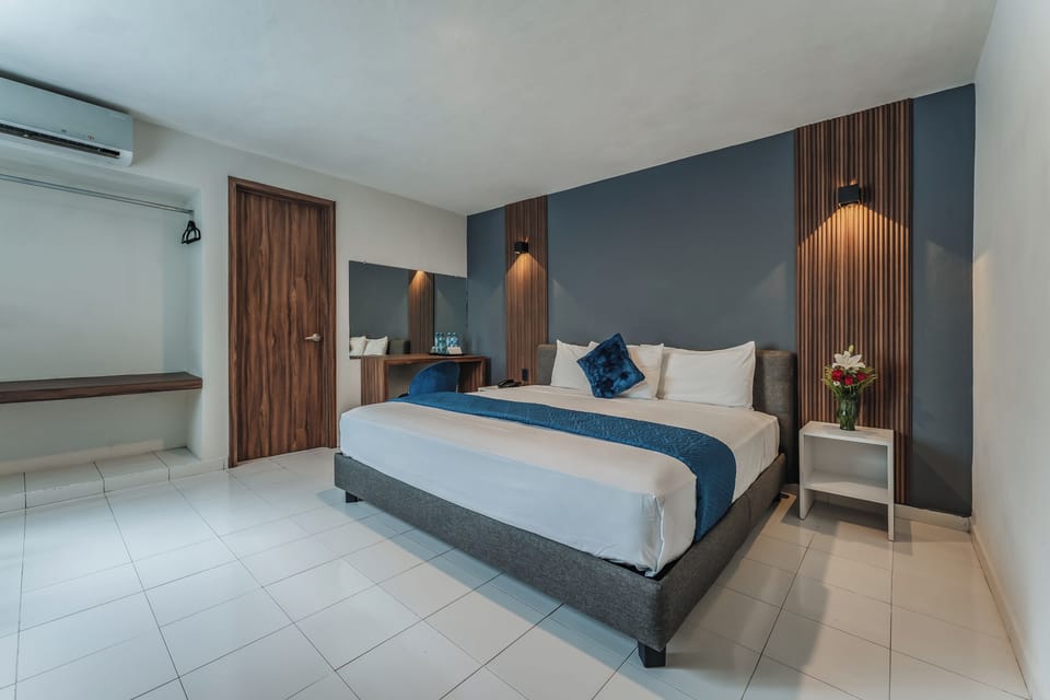 Superior Double Room, 1 King Bed | Hypo-allergenic bedding available, desk, laptop workspace
