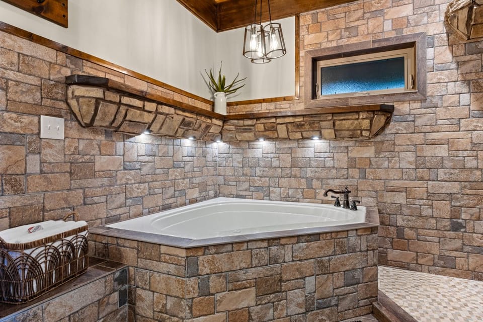 Relax and Unwind in the Luxurious Jetted Air Tub After a Day of Hiking
